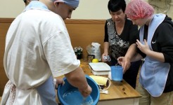 Выпечка лимонного пирога «12 ложек»