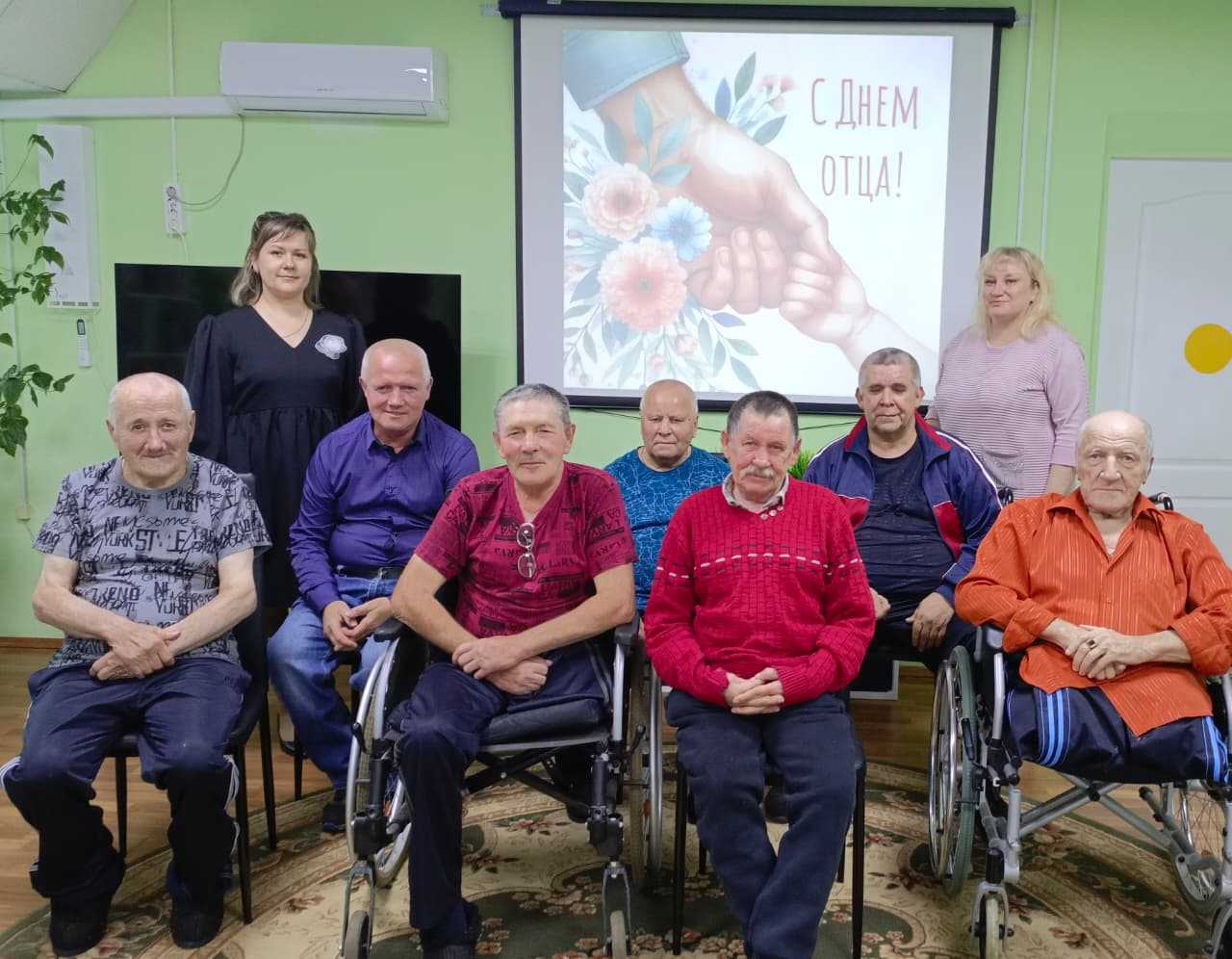 Конкурсно-игровая программа «Папины забавы», посвящённая Дню отца