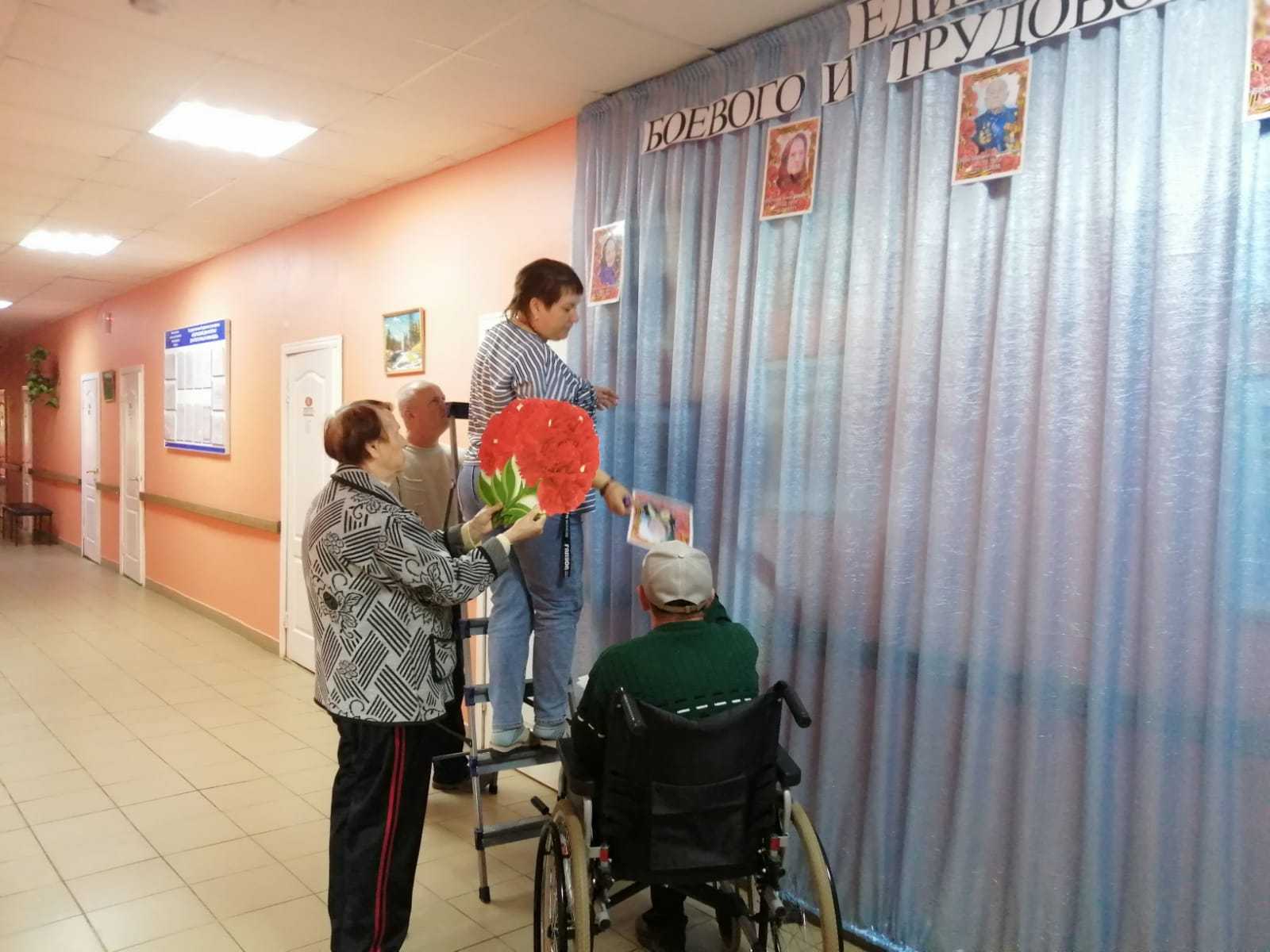 Оформление стендов ко Дню Победы