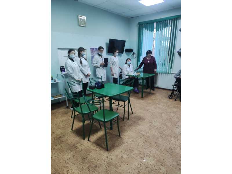 Мастер-класс от волонтеров из Богородского медицинского колледжа.