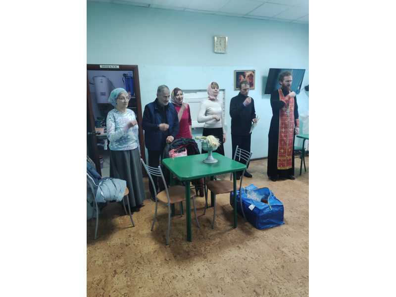 Поздравление со Светлой Пасхой от настоятеля храма Покрова Пресвятой Богородицы отца Сергия.