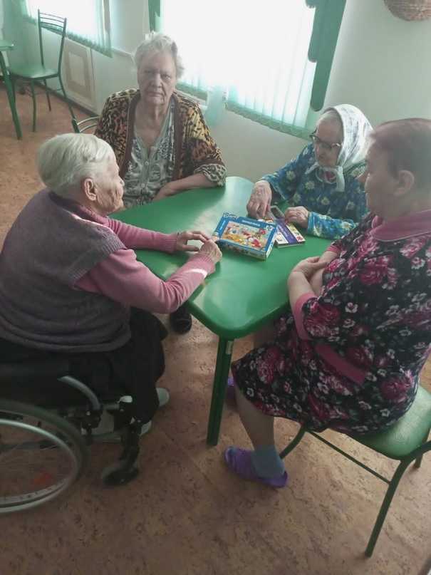 Занятие по лепке из пластилина.
