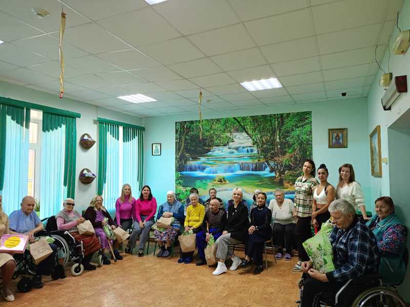 Поздравление с Днем пожилого человека от мам футболистов.