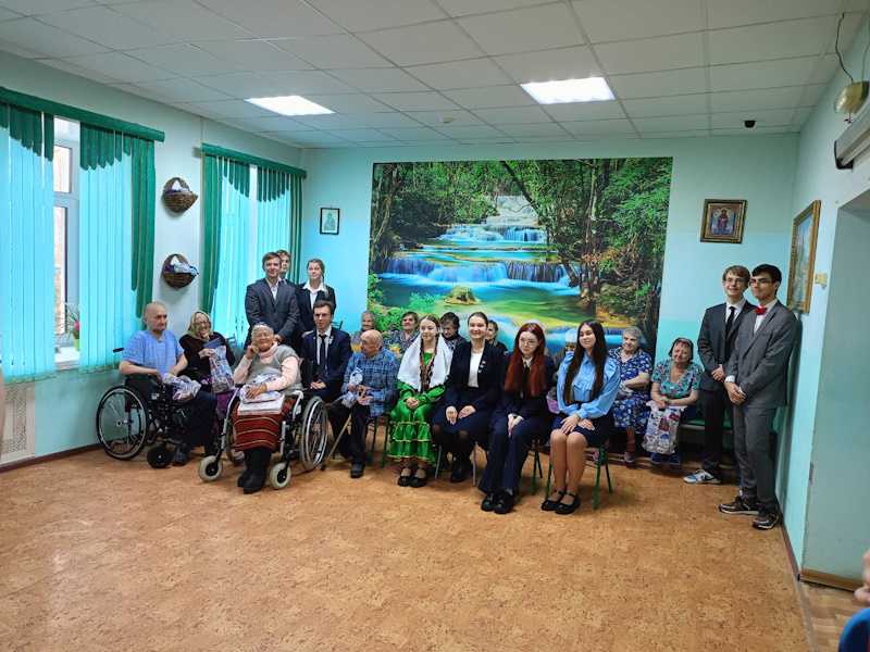 Поздравление с Днем пожилого человека от ребят из ЦОД г.Нижний Новгород.