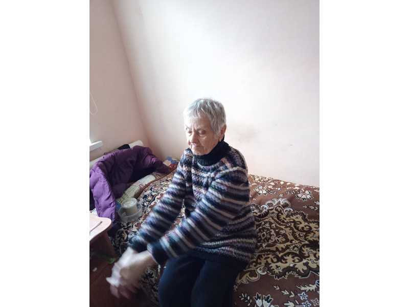 Занятие с получателями социальных услуг техникой самомассажа.