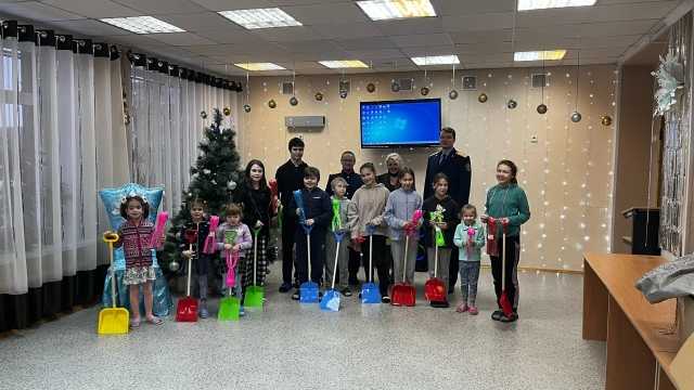 22.12.2023 г. в ГБУ «ОСРЦН «Бригантина» во исполнение пункта 7.11 Плана комплексных организационных и профилактических мероприятий по противодействию терроризму и экстримизму в г.Н.Новгороде на 2020-2024г. проведена тематическая беседа «Угрозы? и риски ?и