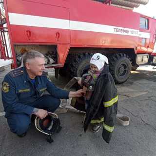 Сегодня воспитанники ГБУ «ОСРЦН «Бригантина» посетили пожарную часть № 74 I пожарно-спасательного отряда ФПС ГПС главного управления МЧС России по Нижегородской области. 