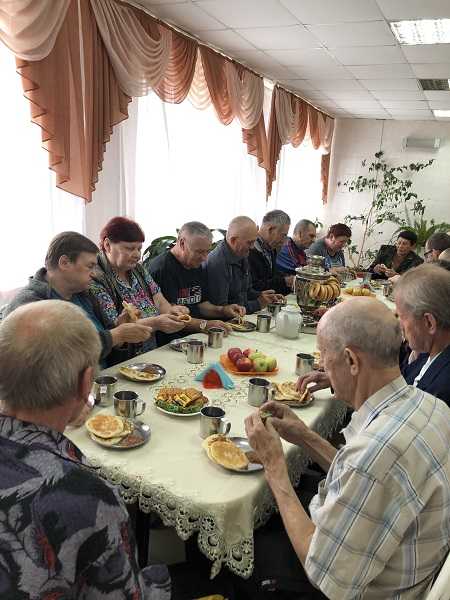 Праздничное чаепитие.