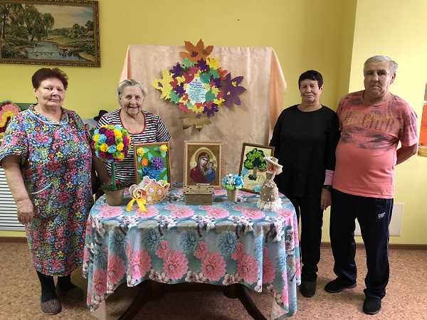 Выставка творчества.