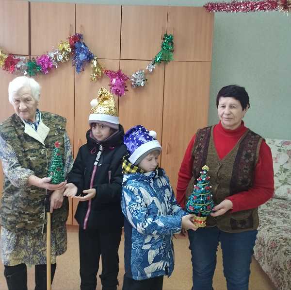 Елки в подарок своими руками.