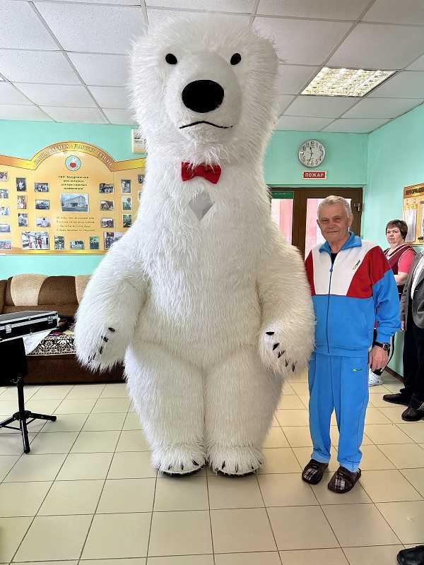 С Днем рождения.