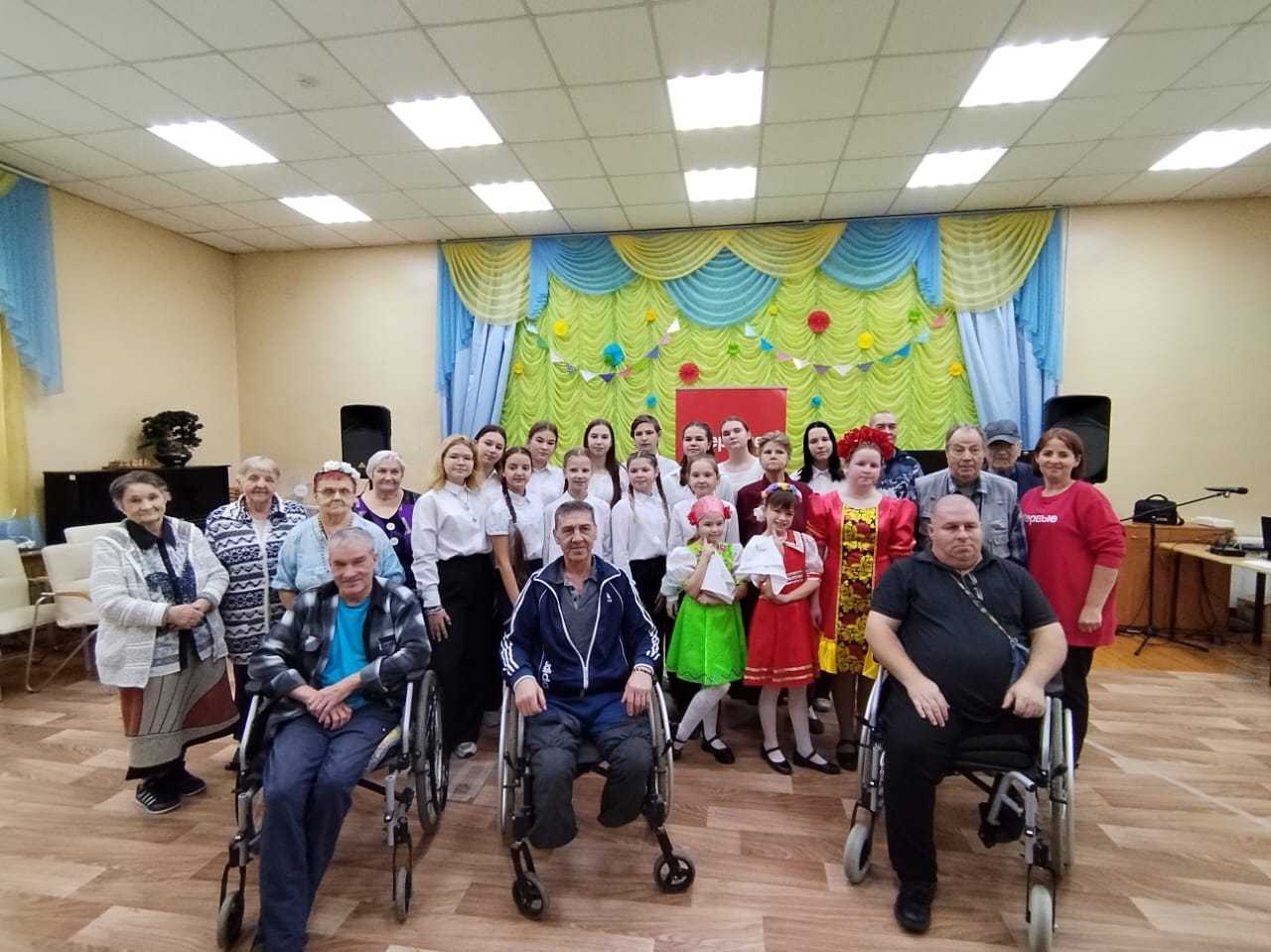 В Чкаловском доме-интернате прошел концерт «Мы вместе! Мы рядом!»