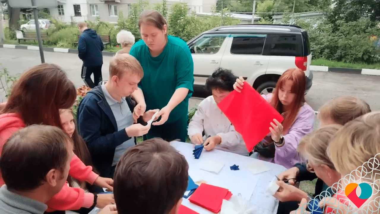 ДЕНЬ ГОСУДАРСТВЕННОГО ФЛАГА РОССИИ: ПРАЗДНИЧНОЕ МЕРОПРИЯТИЕ В ЦЕНТРЕ «СЕМЬЯ»