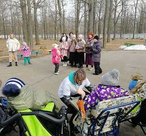 Гуляем с волонтерами