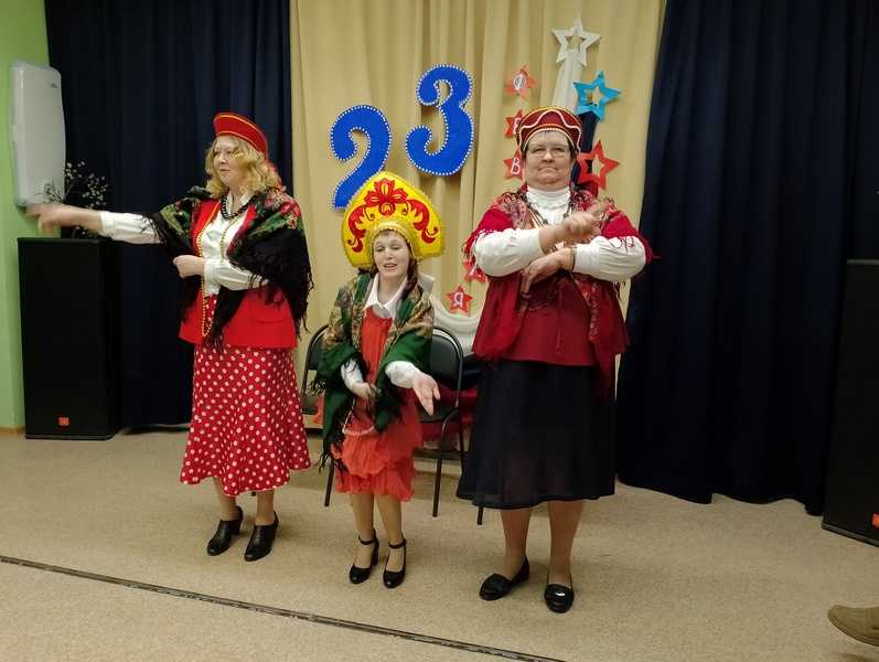 Этих дней не смолкнет слава!