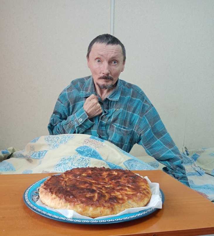 С днём рождения получателя социальных услуг.
