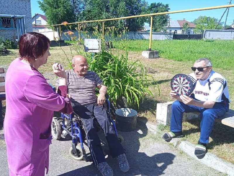  Игра на свежем воздухе «Дружный дартс»