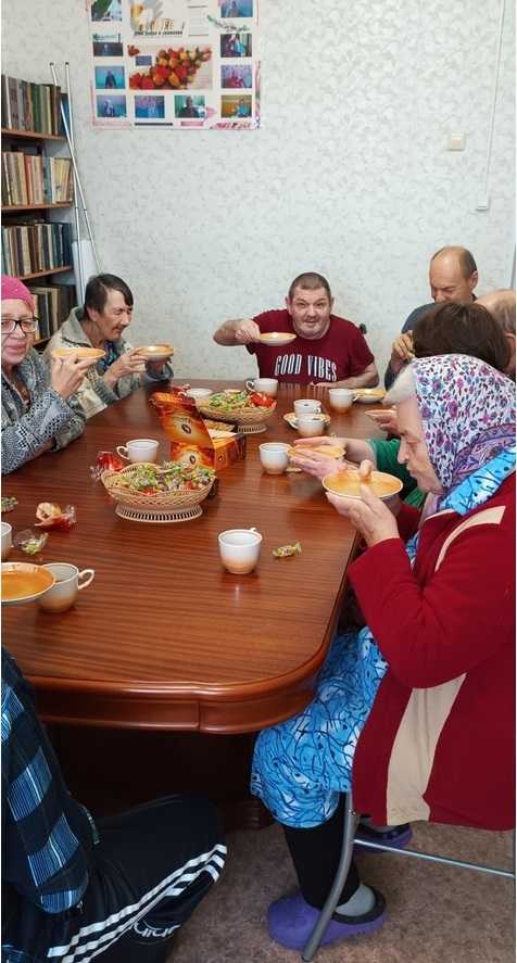Чай вкуснее с блюдца!