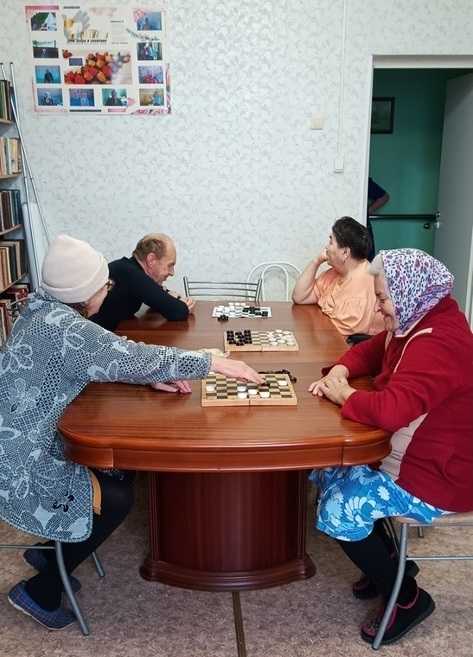 Домино и Шашки!
