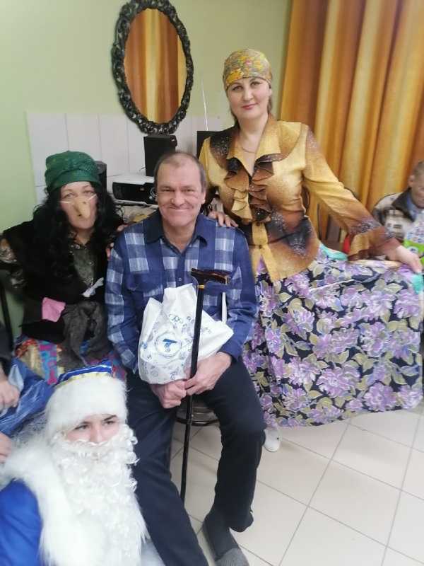 Поздравления продолжаются