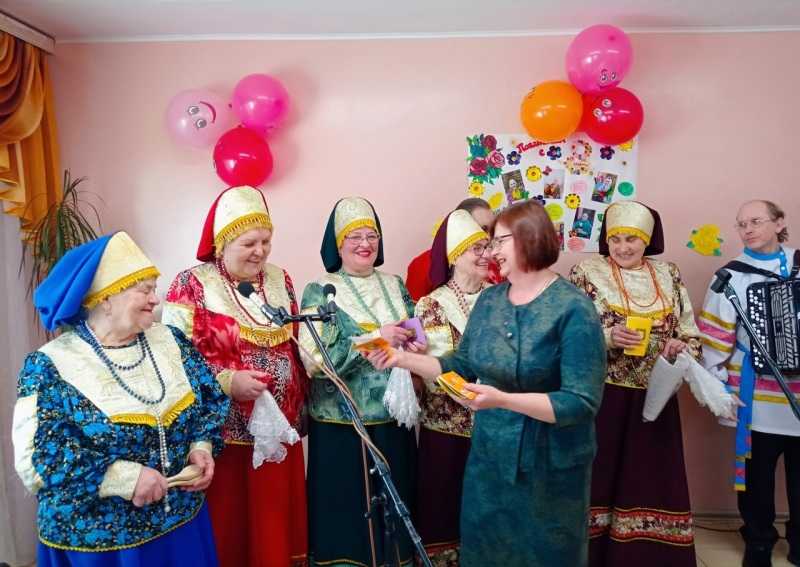 ВЕСЬ МИР НАЧИНАЕТСЯ С ЖЕНЩИНЫ