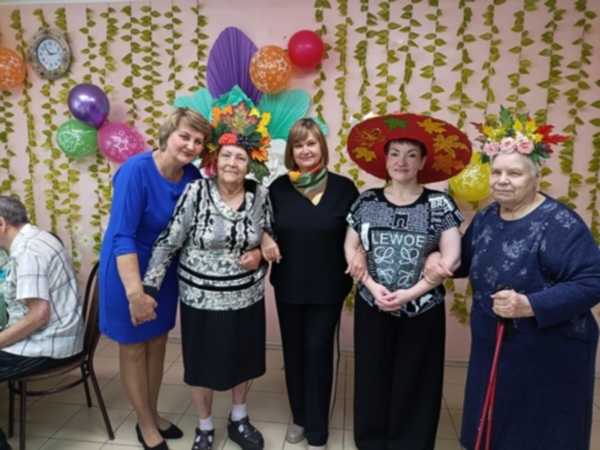 С праздником старшего поколения !