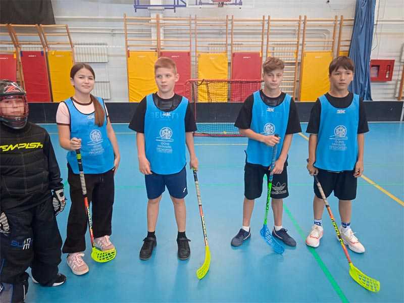 Посещение мастер-класса по новому виду спорта — флорболу