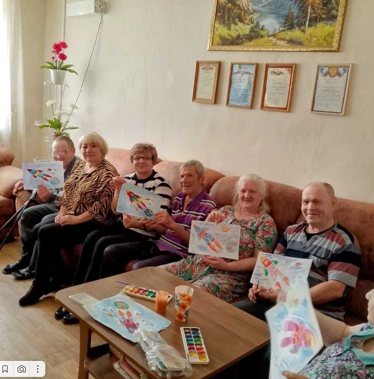 День космонавтики!