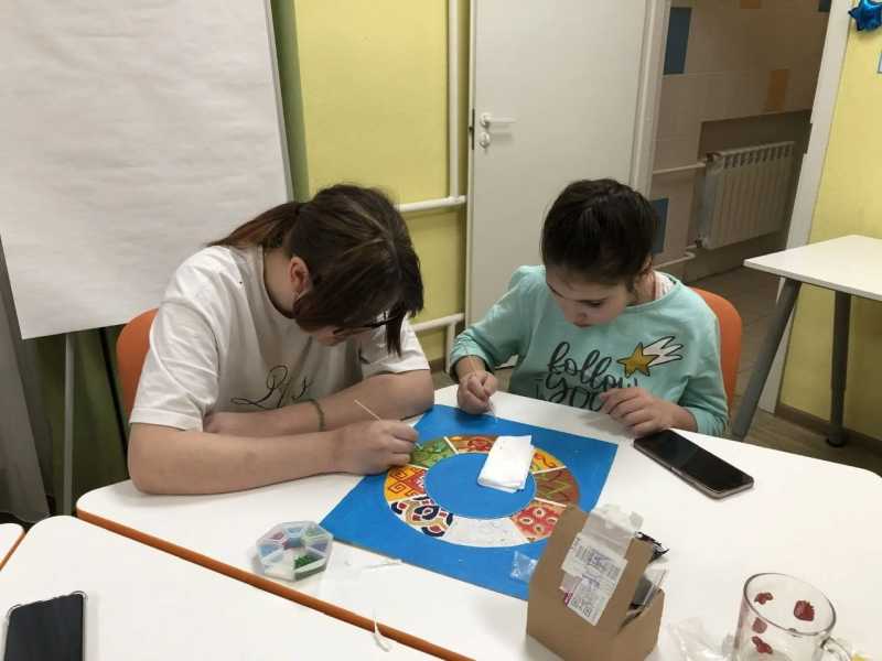 Занятие по бисероплетению: панно «Дружба народов»