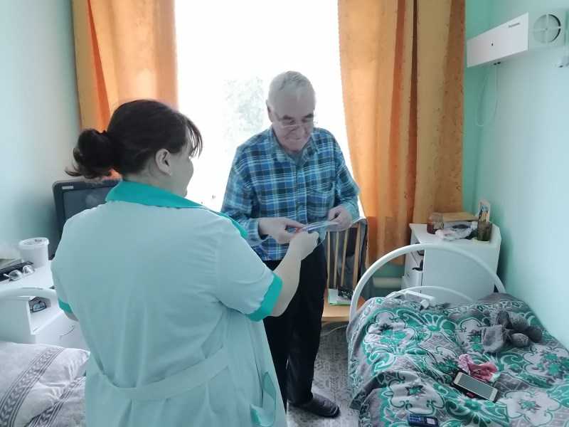 Поздравление получателей социальных услуг с 23 Февраля!