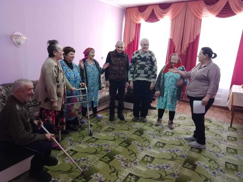 Инсценирование переделанной сказки 