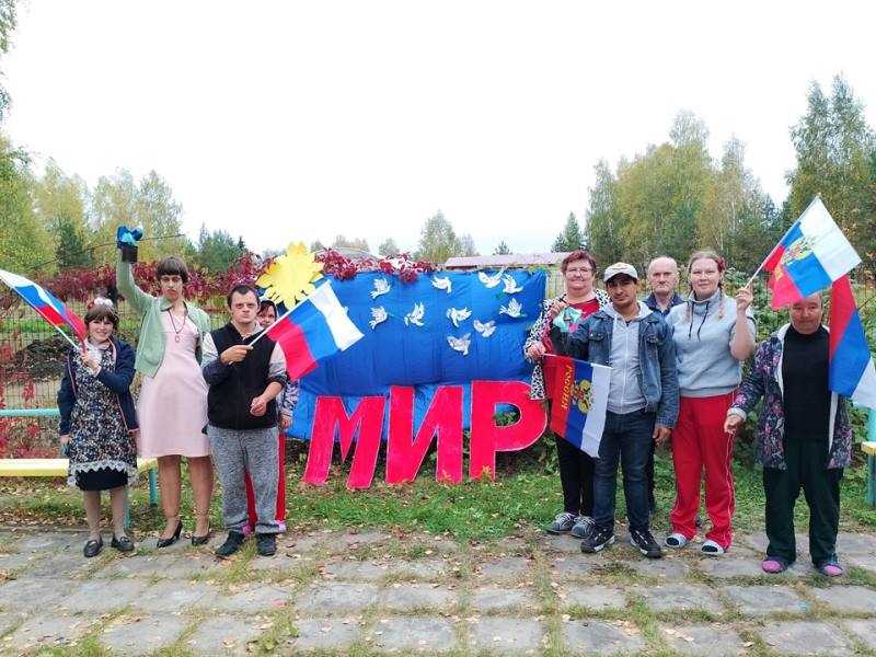 Желаем жить всегда под мирным небом!