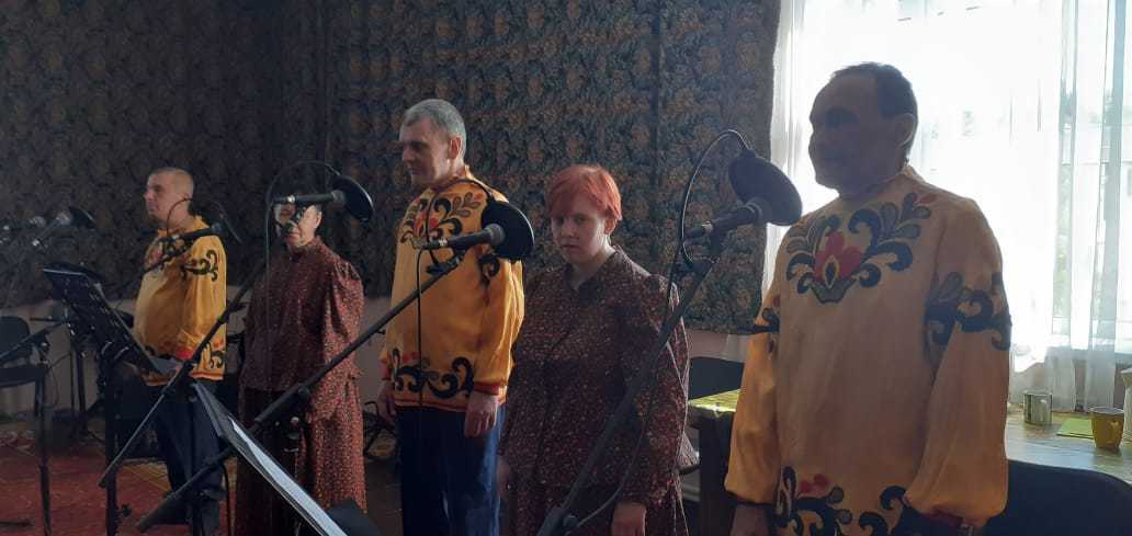 Подготовка к вокальному выступлению на фестивале.