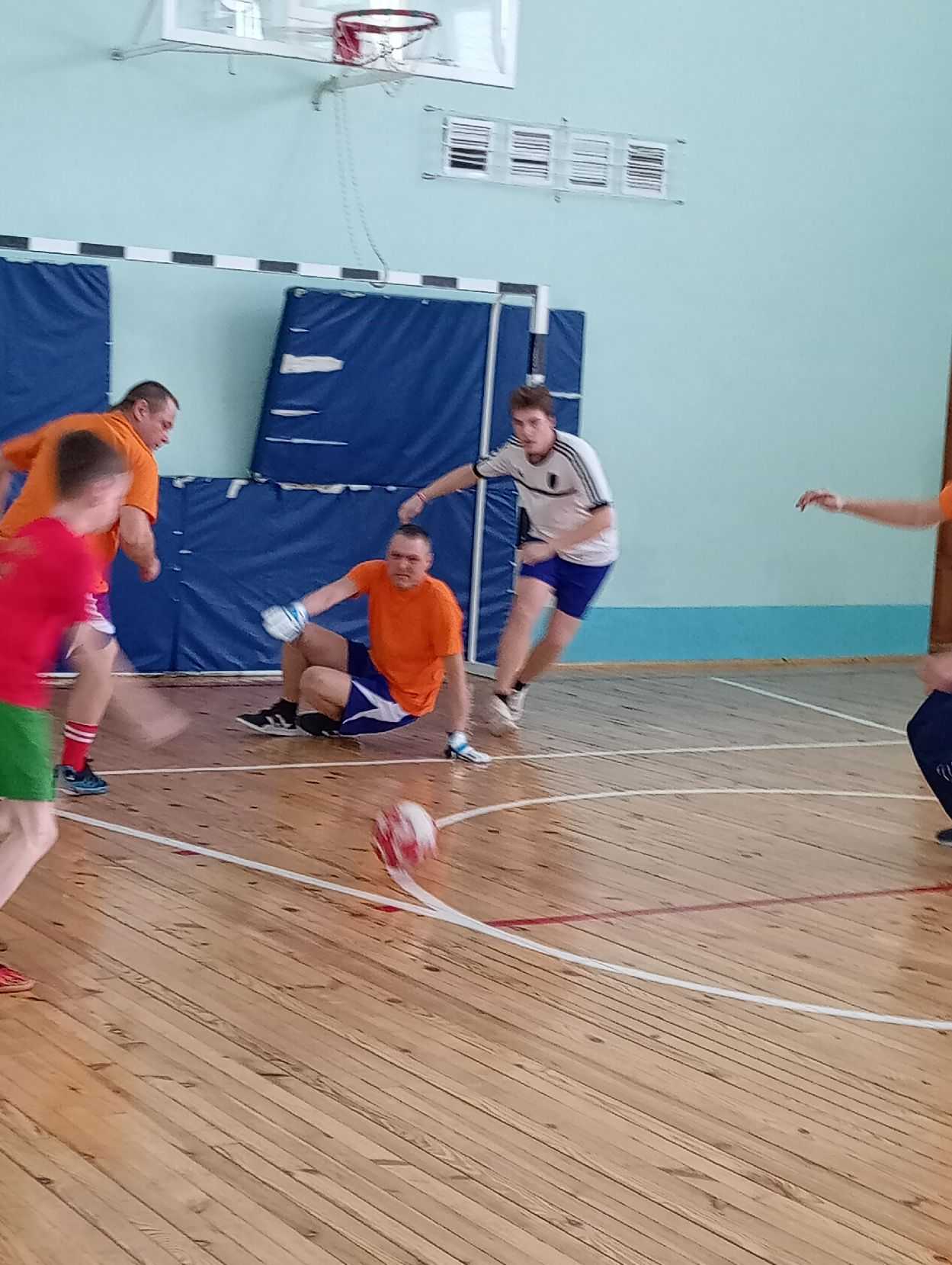 Волейбол и мини-футбол