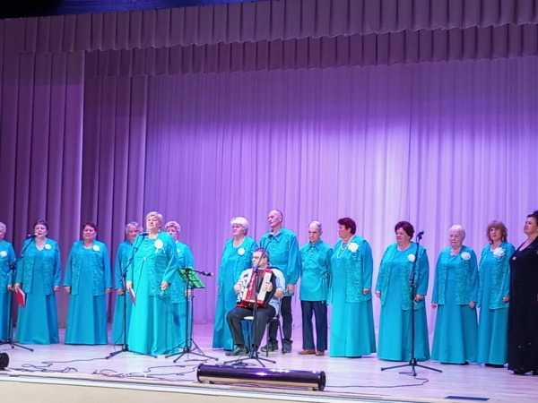 Праздничный концерт хора ветеранов