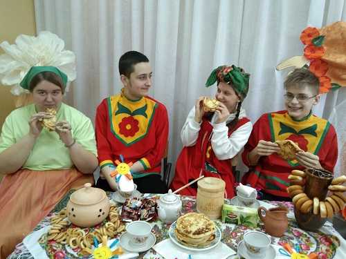 Русская, старинная, румяная да блинная...