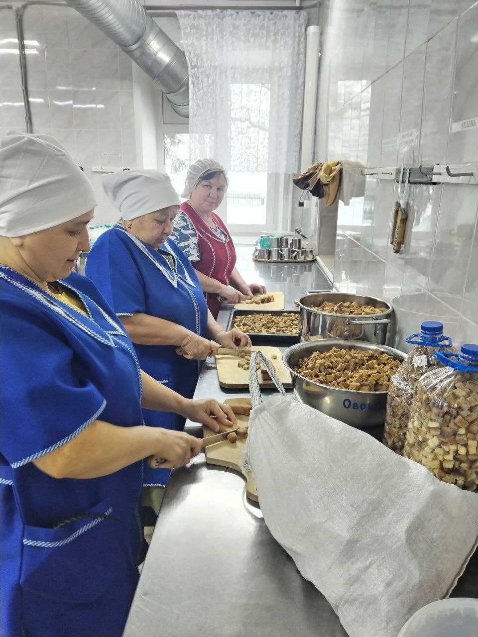 Сухари солидарности: поддержка для наших ребят на СВО.