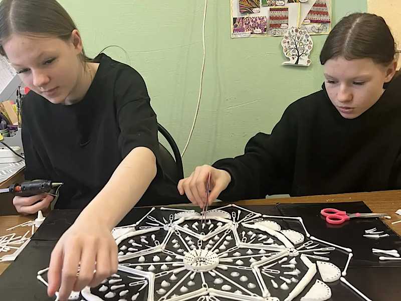 Мы рады поделиться историей Арины, которая продемонстрировала свой талант на областном фотоконкурсе «Цветной мир»