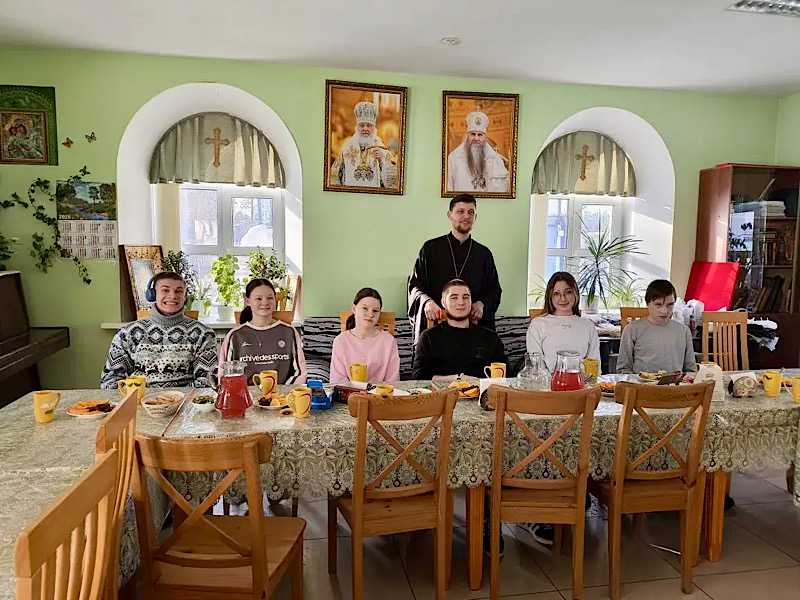 Наши старшие ребята вновь посетили  молодежный клуб при Антониевском храме