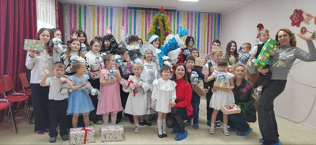 Окно в добрый мир: Новый год в  «Улыбке» 