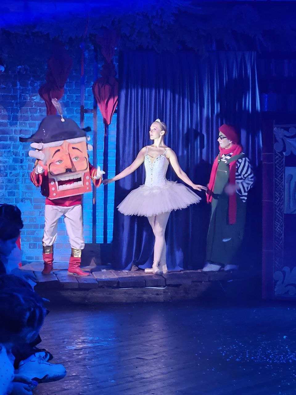 Сказка в старинном особняке: воспитанники центра «Улыбка» на «НЕ-ЩЕЛКУНЧИКЕ» 