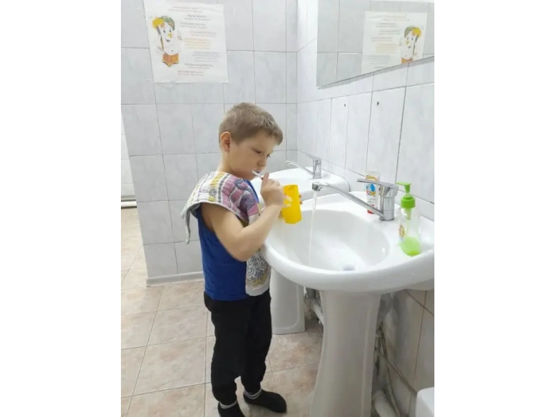 Чистить зубы нам не лень!!!