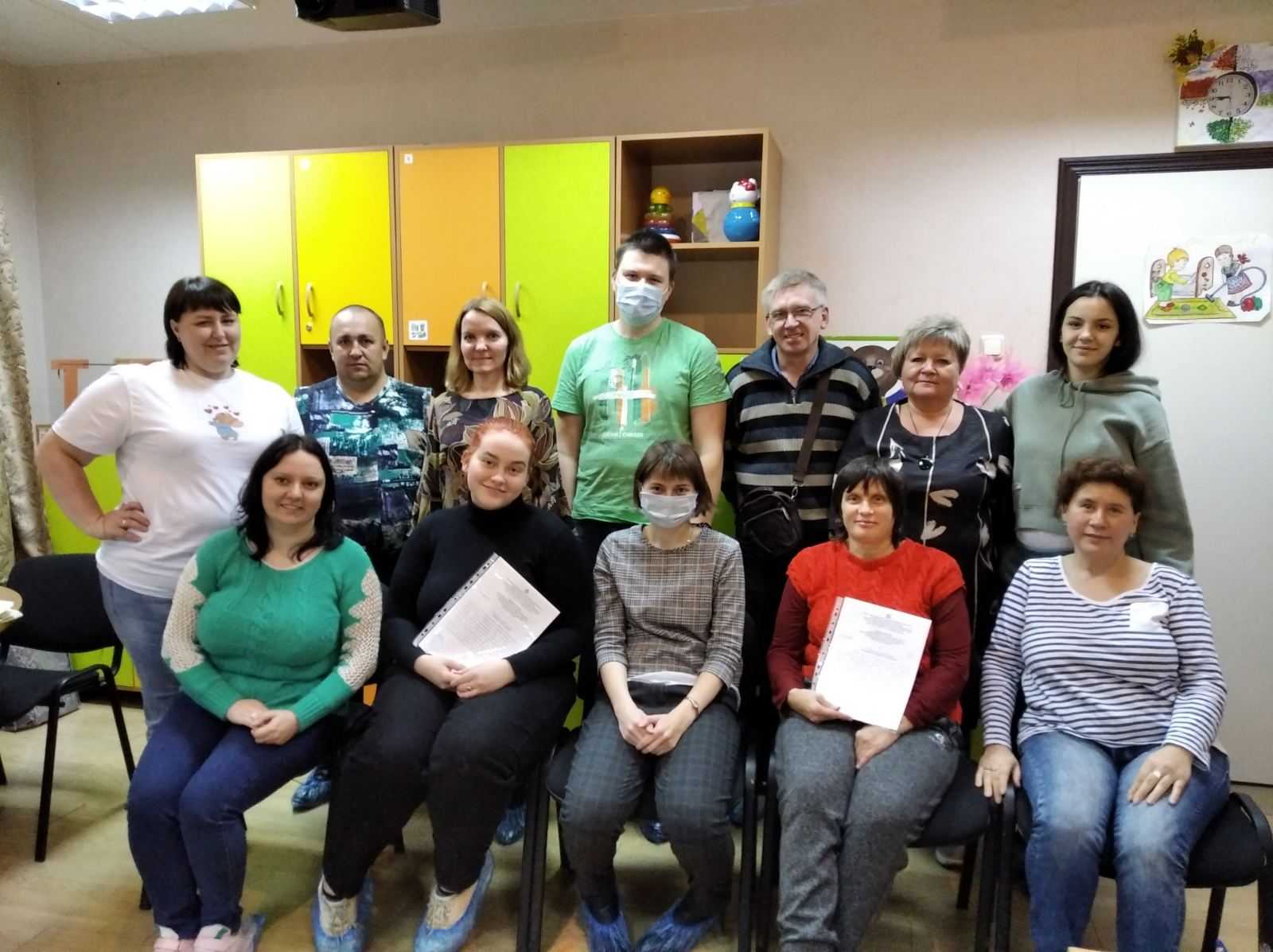  Поздравляем еще одну группу выпускников Школы замещающих родителей с окончанием обучения