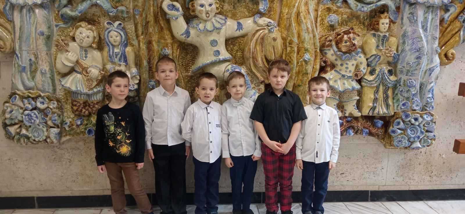 В театре кукол