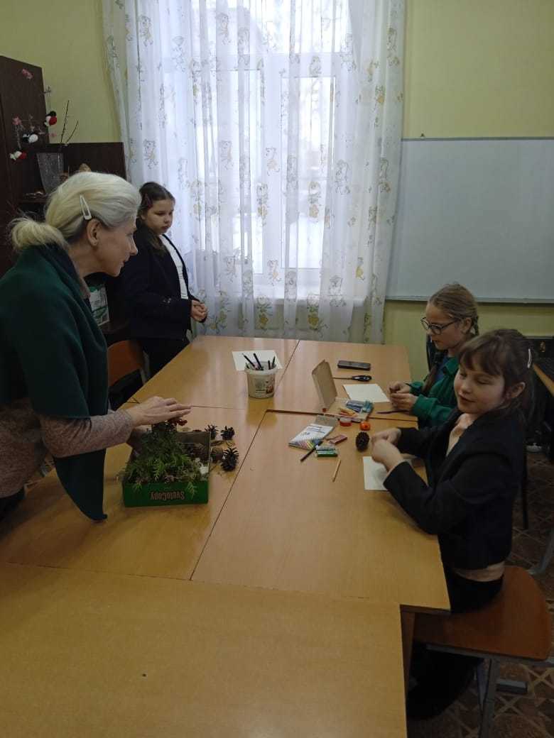 Поделки из шишек и желудей