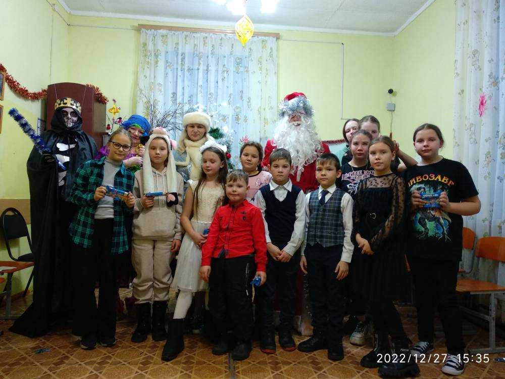 «Мы устроим хоровод — приходи к нам, Новый год!»