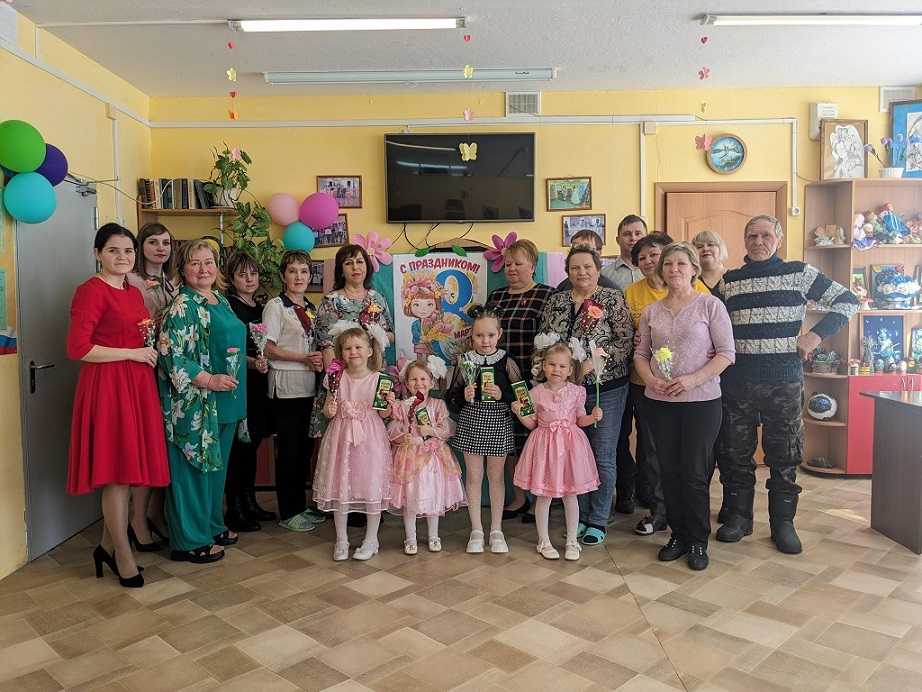 Праздник 8 марта