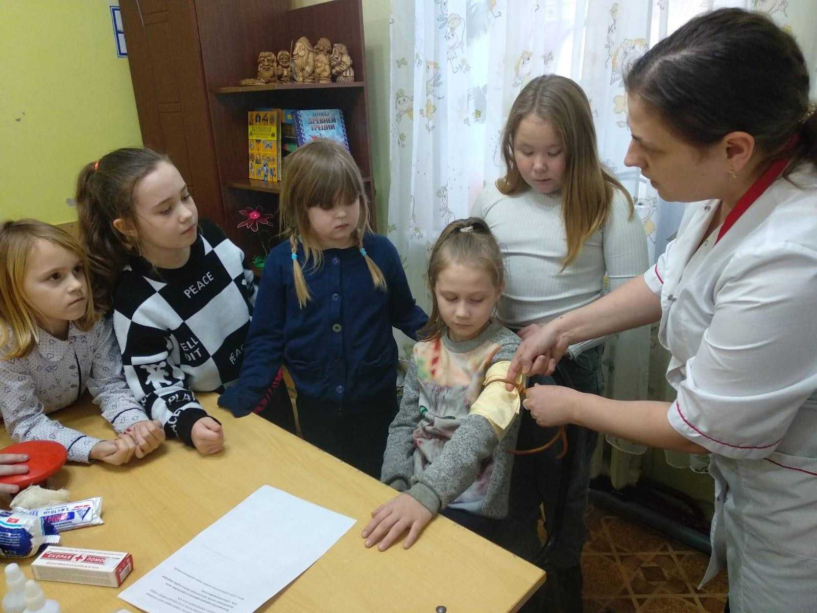Первая помощь при травмах и ушибах