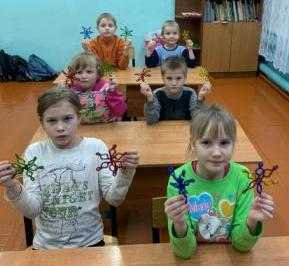 Снежинка из синельной проволоки