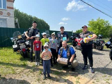 В гости к воспитанникам приехали байкеры